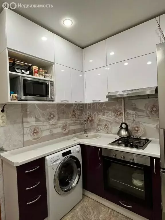3-комнатная квартира: Тюмень, улица Пермякова, 16 (56.7 м) - Фото 2