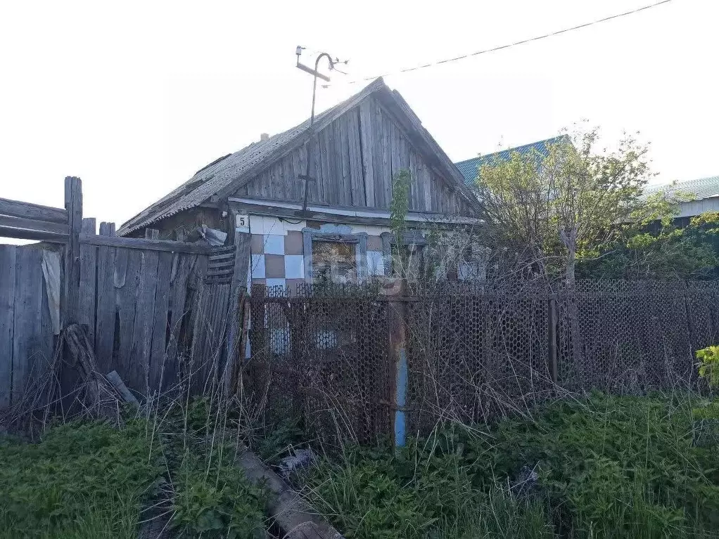 Дом в Челябинская область, пос. Увельский ул. Ватутина, 5 (20 м) - Фото 0