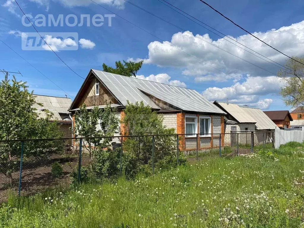 Дом в Оренбургская область, пос. Саракташ ул. Комсомольская, 121 (97 ... - Фото 1