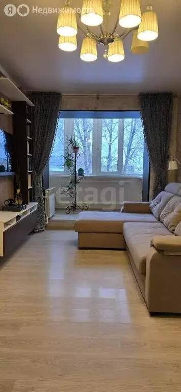 2-комнатная квартира: Тюмень, улица Карла Маркса, 127 (45 м) - Фото 1