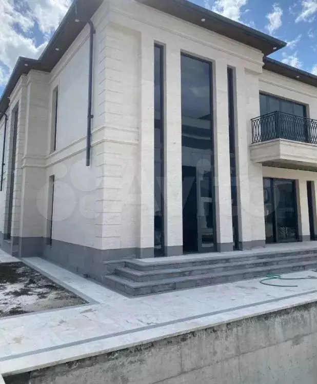 Дом 190 м на участке 4,5 сот. - Фото 1