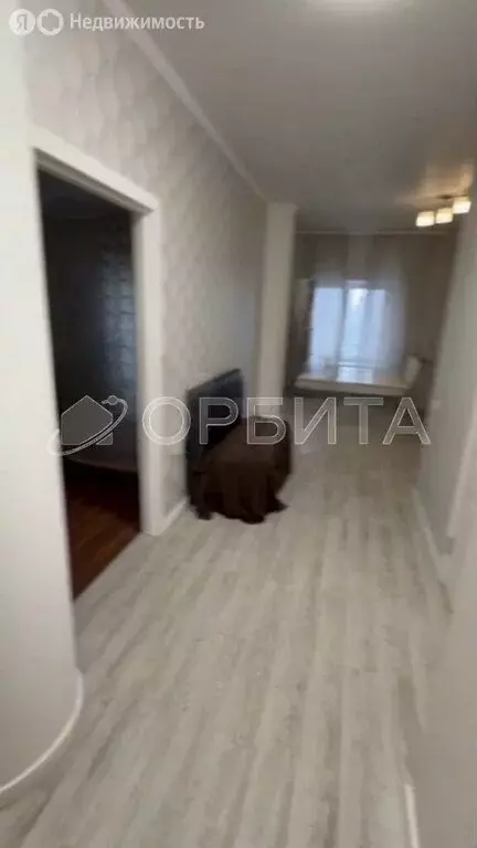 2-комнатная квартира: Тюмень, улица 50 лет ВЛКСМ, 15 (66.8 м) - Фото 2