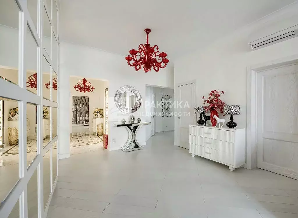 Продается 3-комнатная квартира - Фото 1