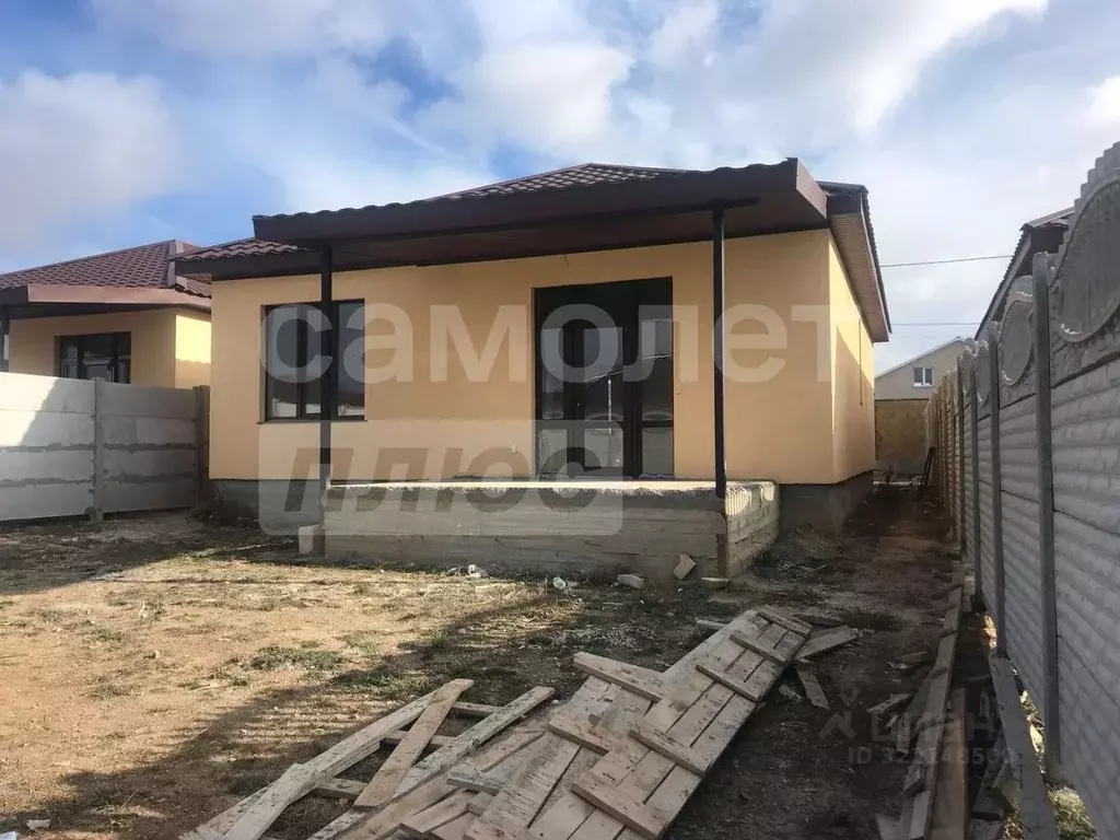 Дом в Крым, Симферопольский район, с. Мирное ул. Богатая (100 м) - Фото 2