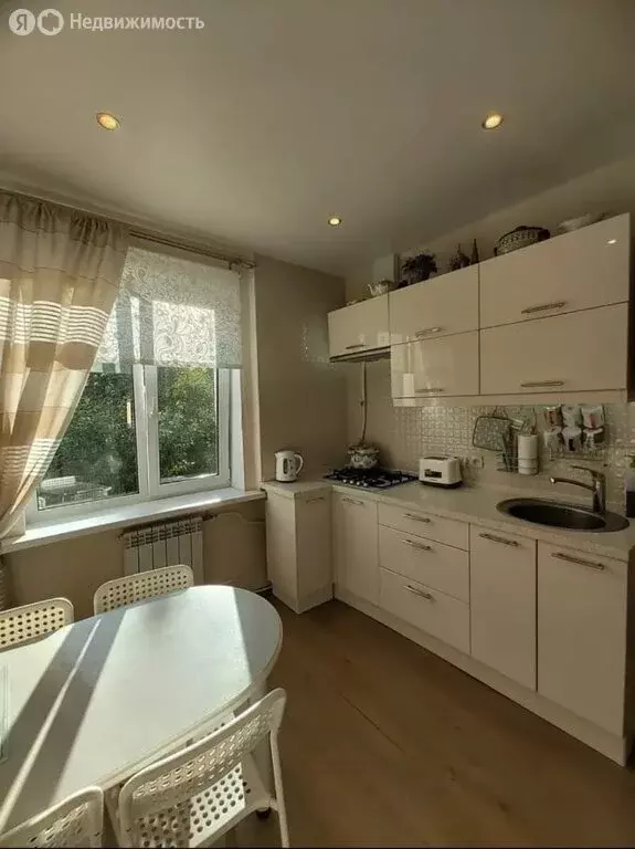 3-комнатная квартира: Екатеринбург, проспект Ленина, 54к5 (64.2 м) - Фото 1
