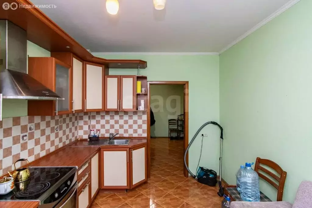 2-комнатная квартира: Тюмень, улица Энергетиков, 37 (65.1 м) - Фото 1