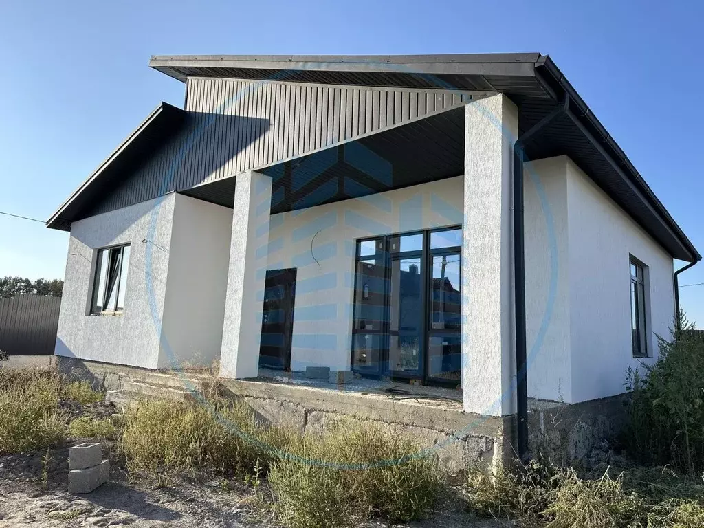 Дом в Ставропольский край, Предгорный муниципальный округ, пос. ... - Фото 1