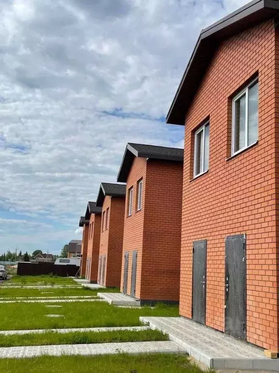 Таунхаус в Марий Эл, Медведевский район, Сидоровское с/пос, д. Загуры ... - Фото 1