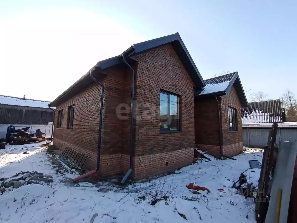 Дом в Брянская область, Брянск 2-я Почепская ул. (120 м) - Фото 0