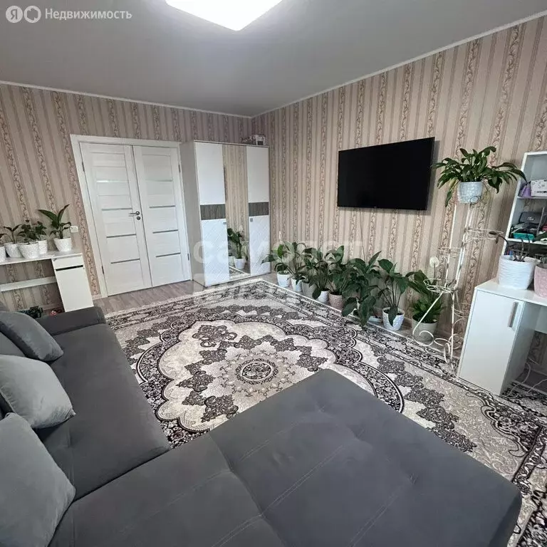 2-комнатная квартира: Екатеринбург, улица Софьи Перовской, 110 (62 м) - Фото 0
