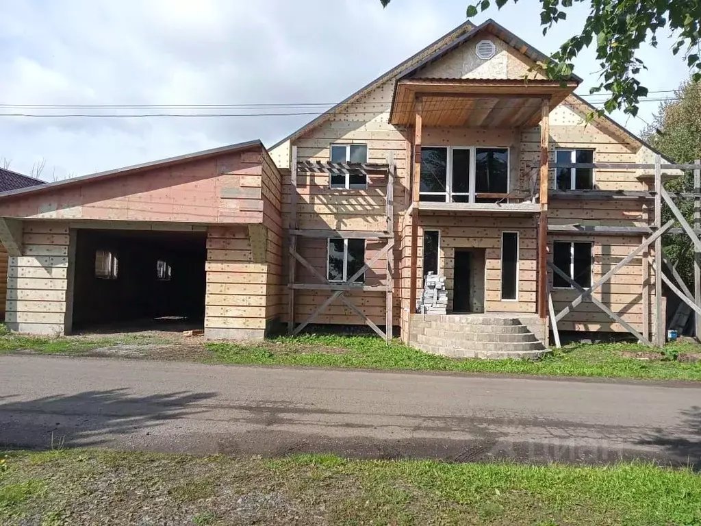 Дом в Омская область, Кормиловка рп ул. Энтузиастов, 30 (287 м) - Фото 1