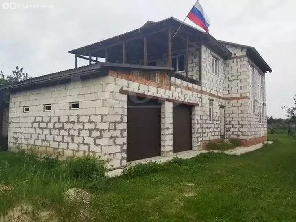 Дом в Тюменский муниципальный округ, деревня Зубарева (200 м) - Фото 1
