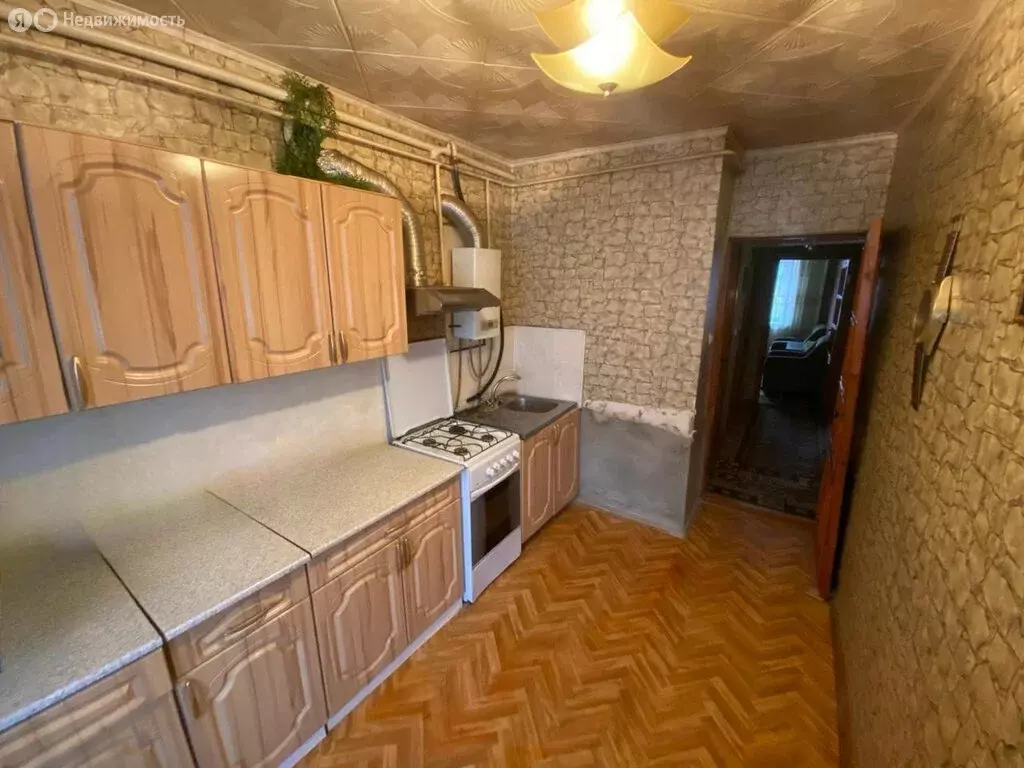 3-комнатная квартира: Миллерово, улица Декабристов, 13 (63.7 м) - Фото 1