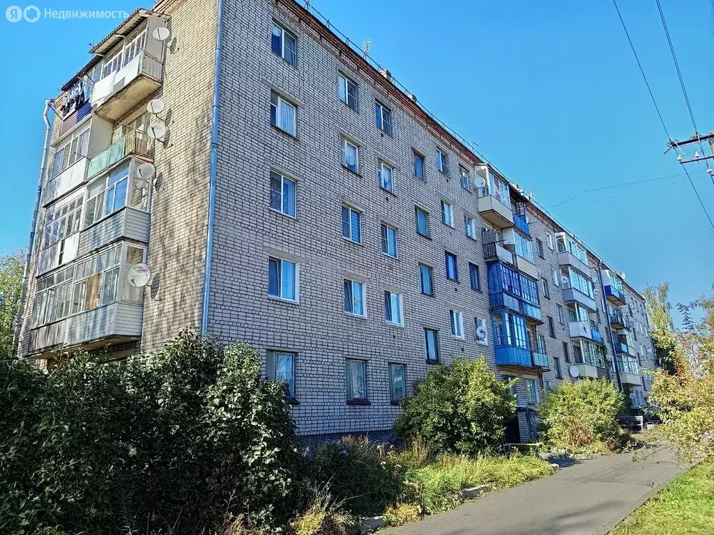 4-комнатная квартира: Невель, улица Горького, 92 (64 м) - Фото 0