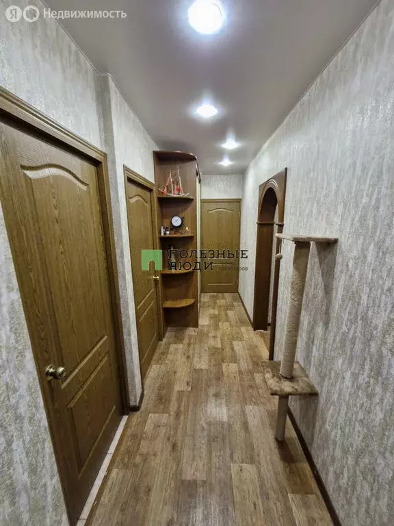 4-комнатная квартира: Саратов, улица имени И.П. Бардина, 4 (81 м) - Фото 1