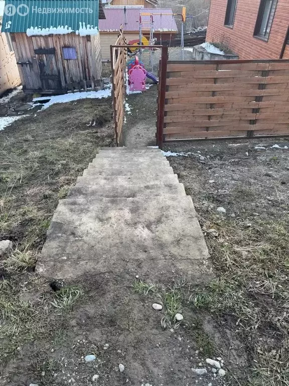 Дом в Горно-Алтайск, улица Афганцев (176.6 м) - Фото 1