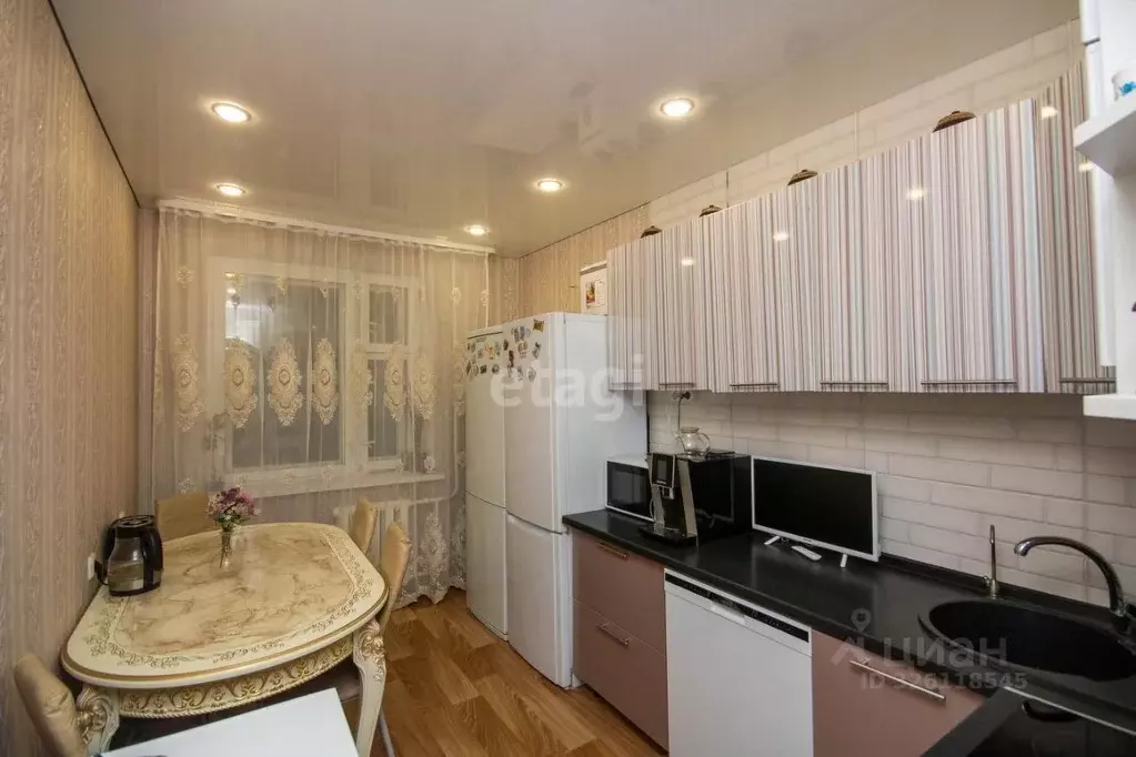 3-к кв. Тюменская область, Тюмень ул. Новоселов, 12к2 (67.3 м) - Фото 2