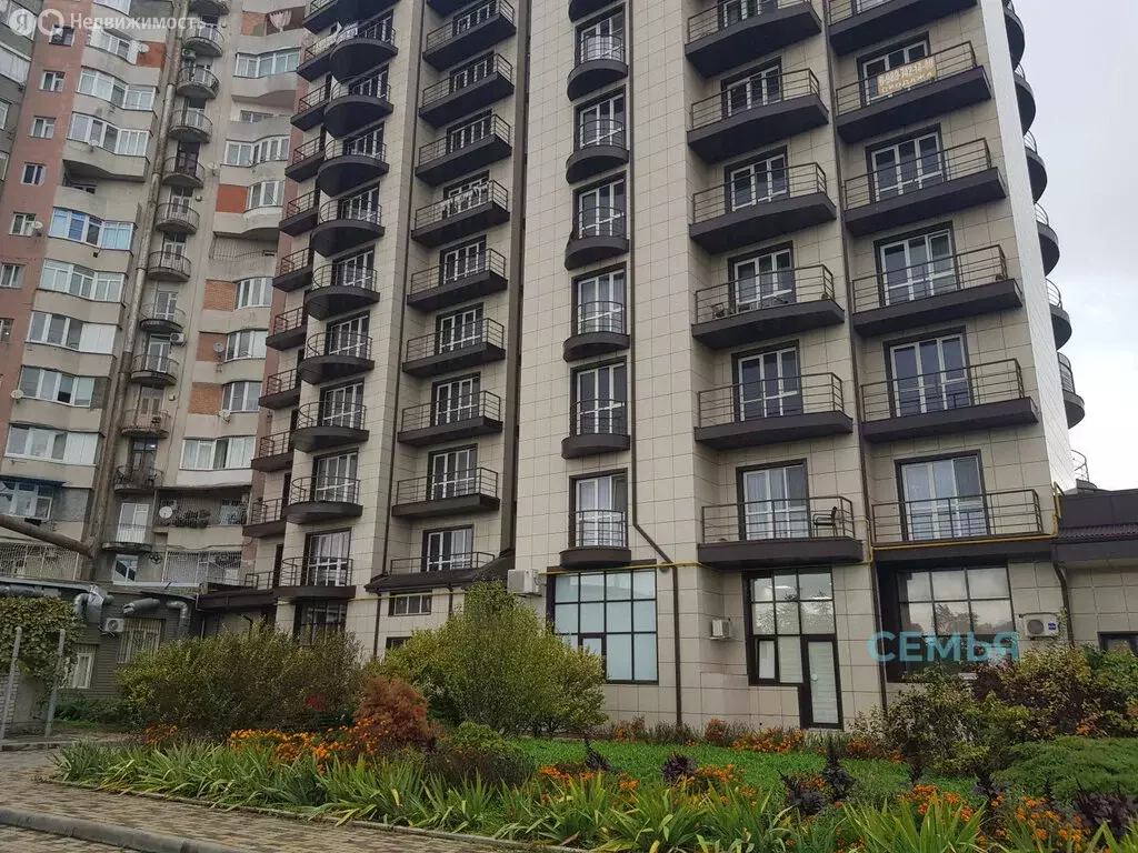 Квартира-студия: Владикавказ, проспект Коста, 83 (100.8 м) - Фото 1