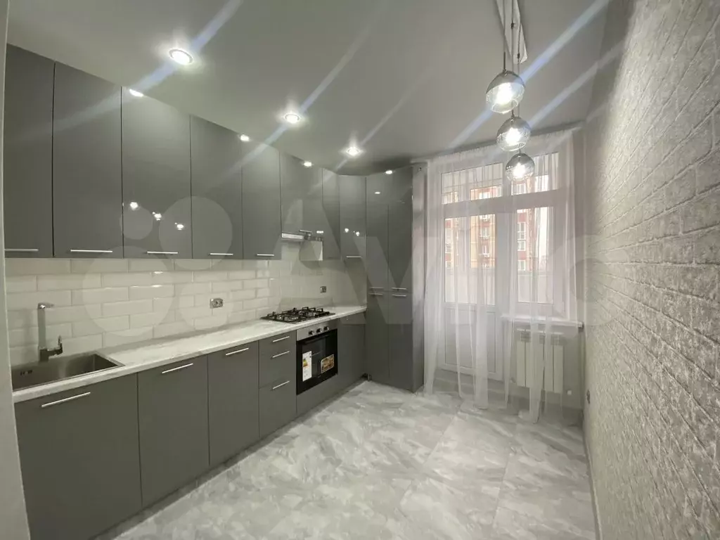 2-к. квартира, 60 м, 15/25 эт. - Фото 0