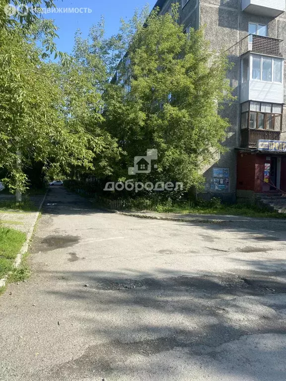 2-комнатная квартира: Первоуральск, улица Сантехизделий, 22 (38 м) - Фото 1