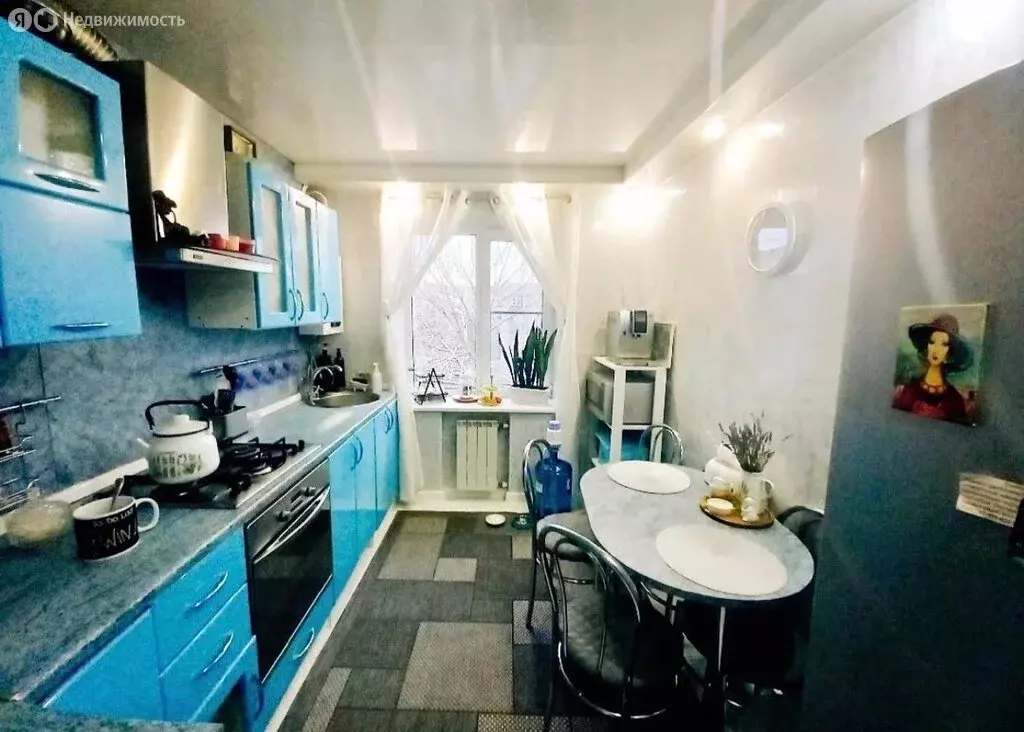 Квартира-студия: Каменск-Шахтинский, улица Ворошилова, 144 (67 м) - Фото 2