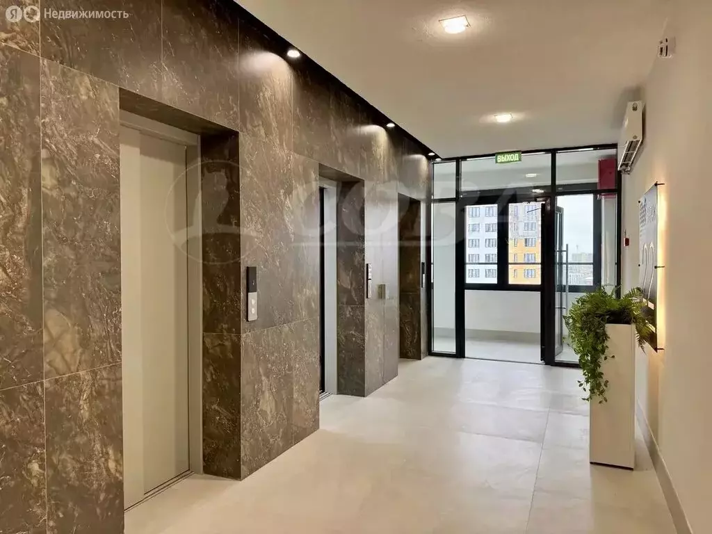 Квартира-студия: Тюмень, улица Тимофея Кармацкого, 17 (28.5 м) - Фото 1