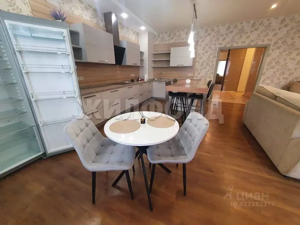 3-к кв. Новосибирская область, Новосибирск ул. Семьи Шамшиных, 20 ... - Фото 2