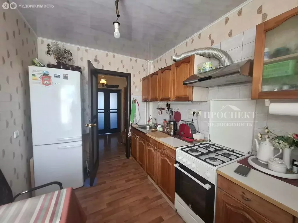 3-комнатная квартира: Ухта, набережная Нефтяников, 9 (56.4 м) - Фото 1