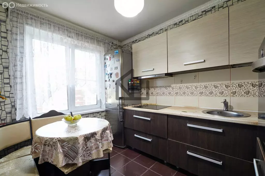 3-комнатная квартира: Челябинск, улица Мамина, 5 (65.8 м) - Фото 1