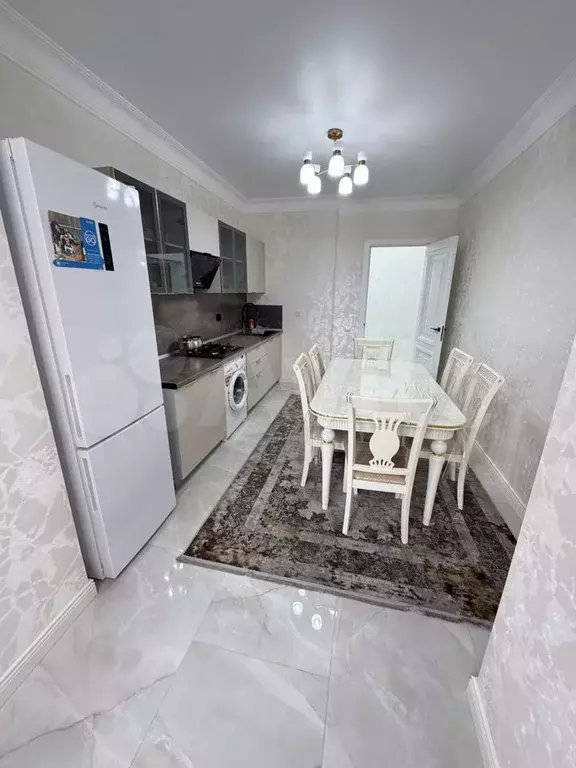 2-к. квартира, 75 м, 1/10 эт. - Фото 1