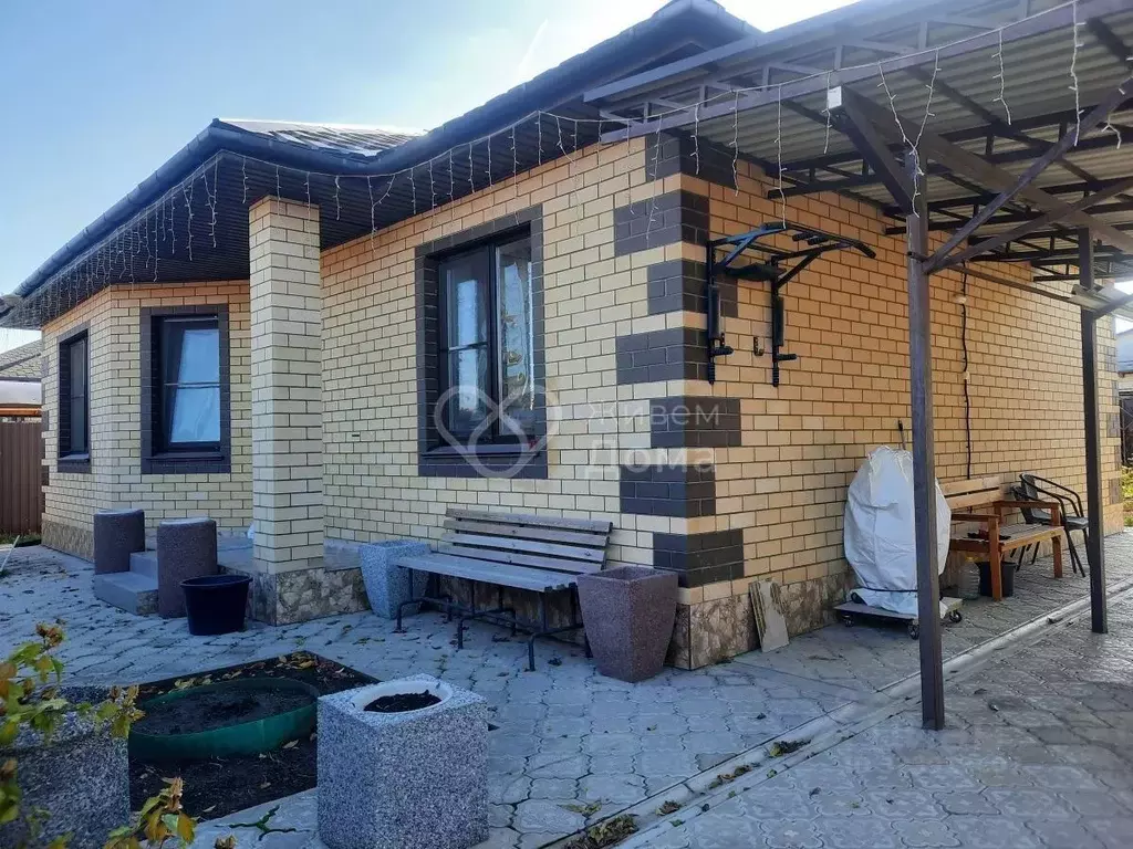 Дом в Волгоградская область, Волгоград ул. Шурухина (70 м) - Фото 1