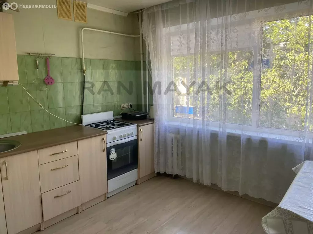 1-комнатная квартира: Майкоп, улица Коммунаров, 9 (36 м) - Фото 0