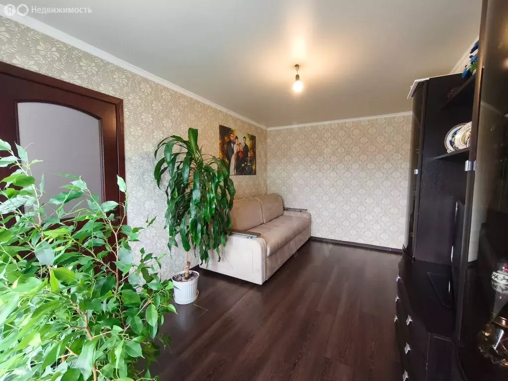 3-комнатная квартира: Астрахань, улица Маркина, 104к1 (54.2 м) - Фото 1