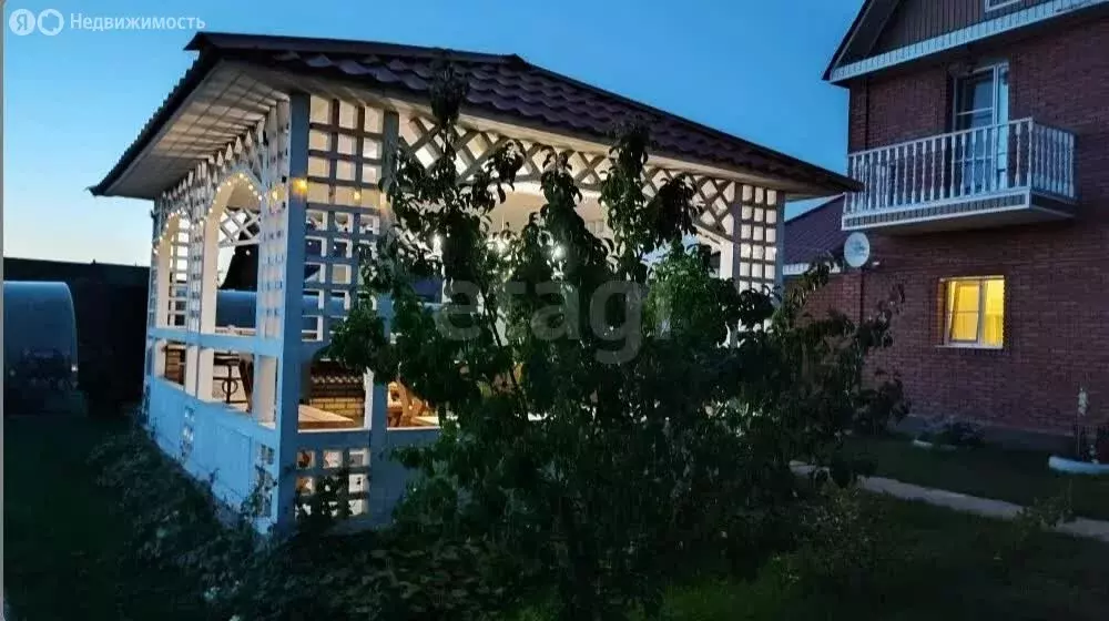 Дом в село Нижний Саянтуй, Лесная улица (201 м) - Фото 1