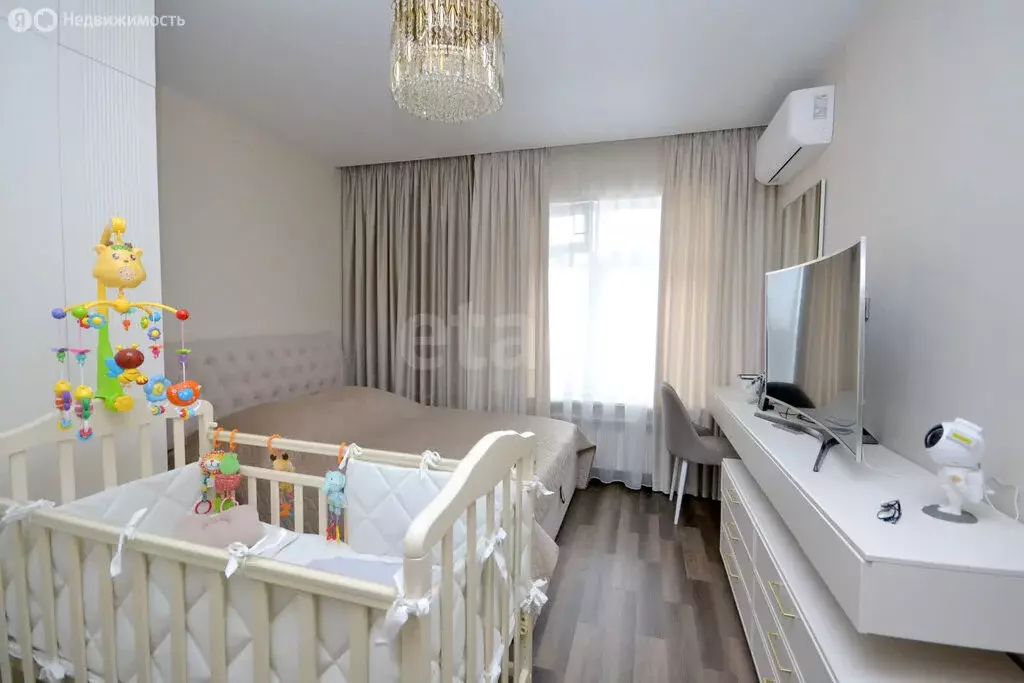 3-комнатная квартира: Якутск, Вилюйский тракт, 3-й километр, 9А (92 м) - Фото 0