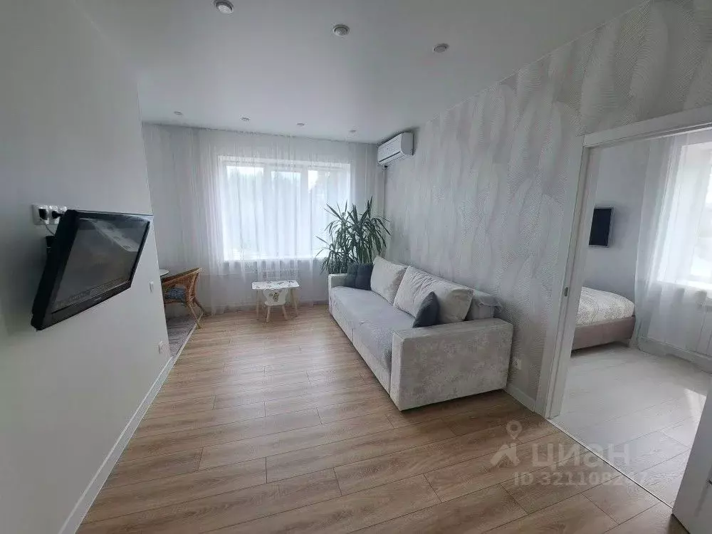 2-к кв. Омская область, Омск Городок Нефтяников мкр, ул. 22 Апреля, 7А ... - Фото 1