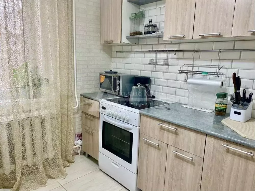 2-к. квартира, 50 м, 1/9 эт. - Фото 0