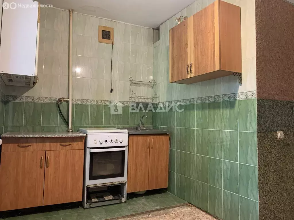 3-комнатная квартира: посёлок Комсомольский, улица Гайдара, 5 (64.9 м) - Фото 0