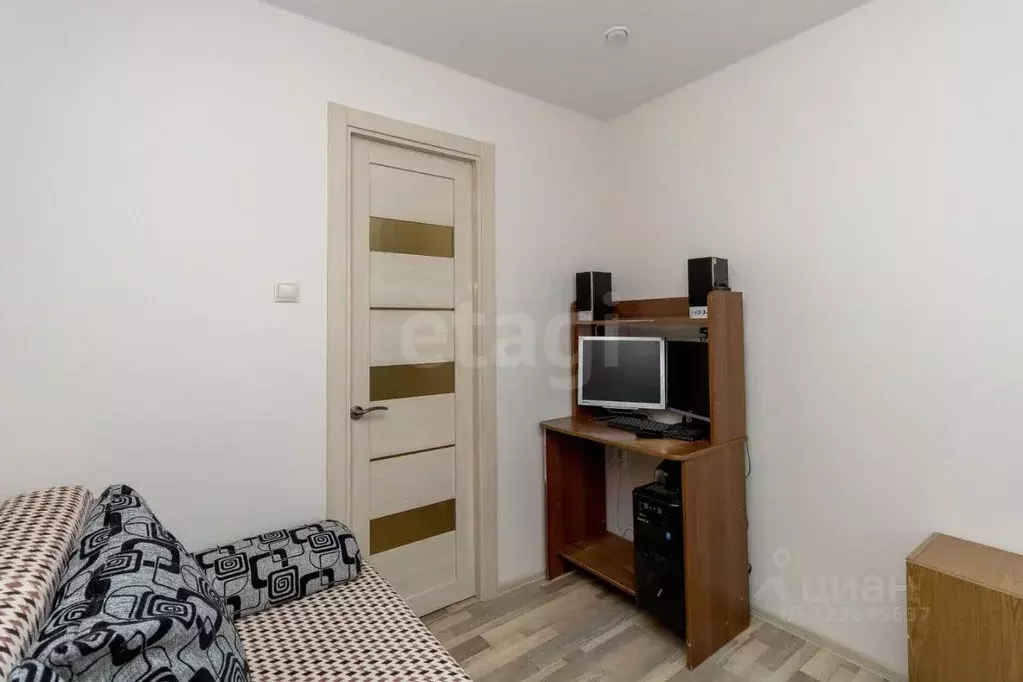 2-к кв. Тюменская область, Тюмень Ямская ул., 98в (30.0 м) - Фото 0