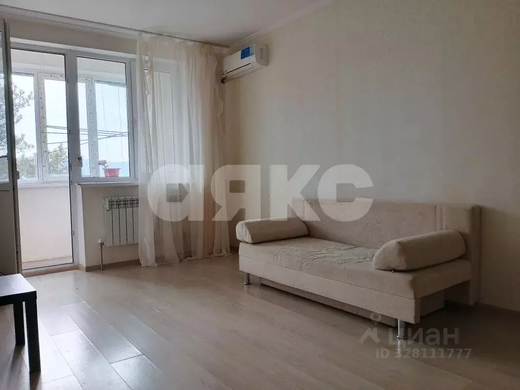 1-к кв. Краснодарский край, Горячий Ключ ул. Кириченко, 7 (40.0 м) - Фото 1