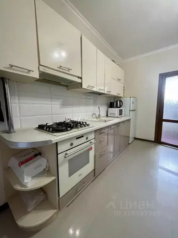 Дом в Крым, Симферополь ул. Мемета Аппазова, 10 (250 м) - Фото 0