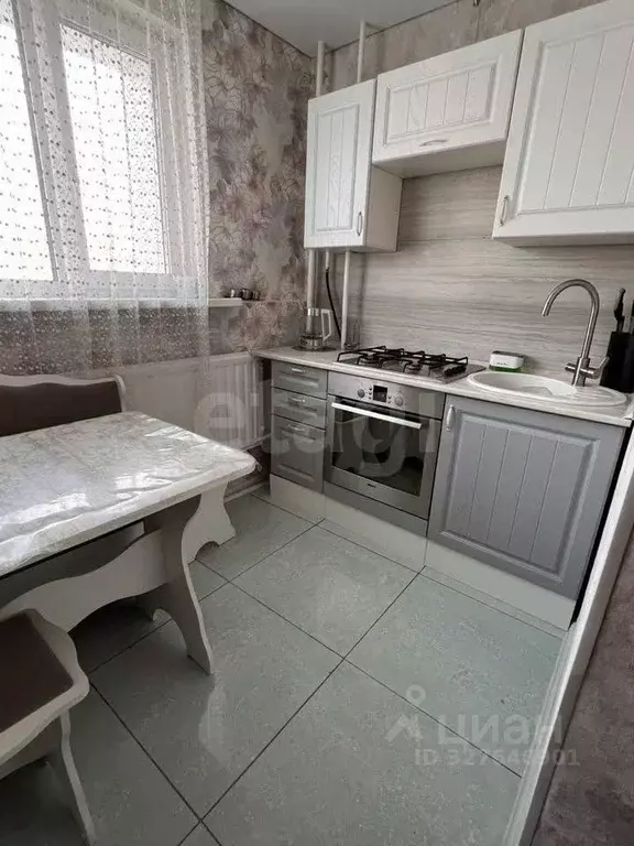 3-к кв. Ямало-Ненецкий АО, Новый Уренгой Ленинградский просп., 17 ... - Фото 1