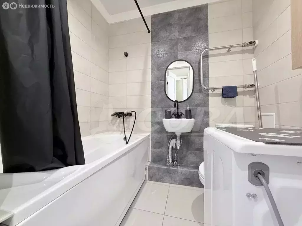 Квартира-студия: Тюмень, улица Новосёлов, 115 (18 м) - Фото 1