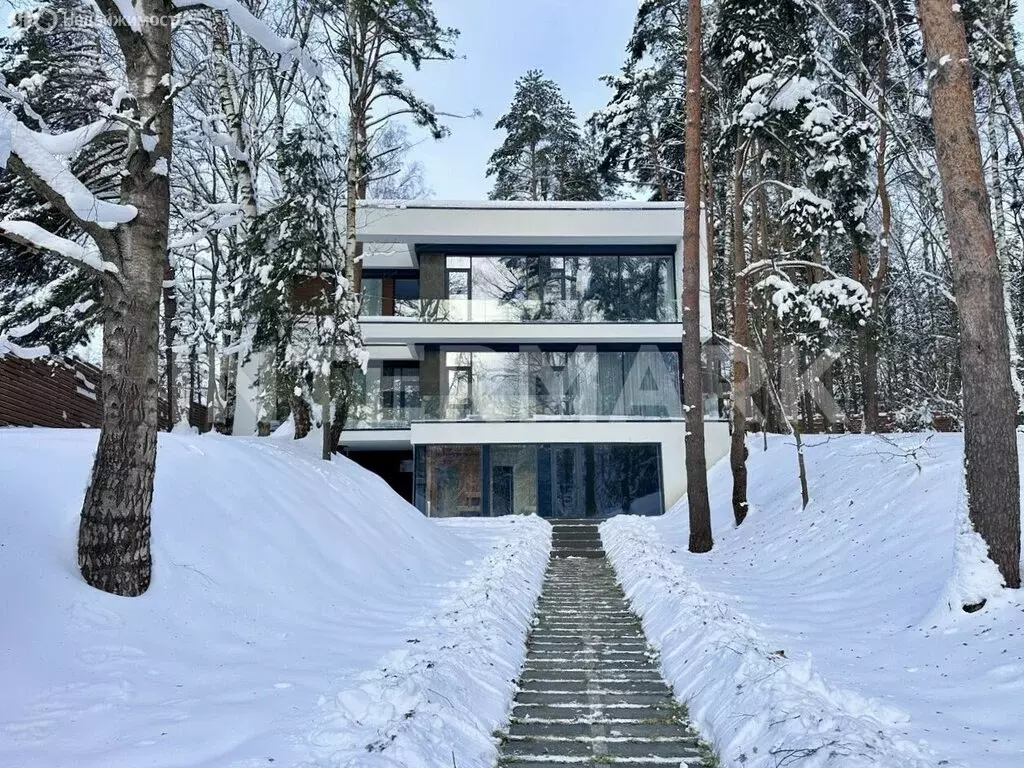 Дом в деревня Веледниково, Живописная улица (650 м) - Фото 1