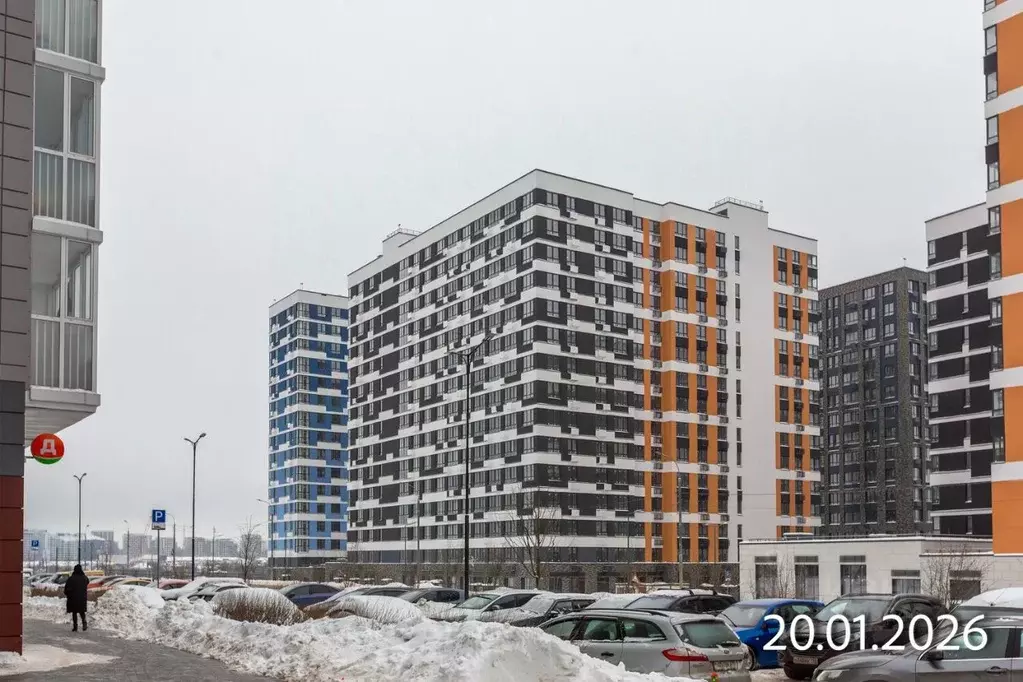 Торговая площадь в Москва Деснаречье жилой комплекс, к4.7 (74 м) - Фото 1