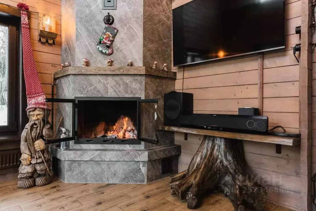 Дом в Карелия, Лахденпохский муниципальный округ, Район поселка ... - Фото 1