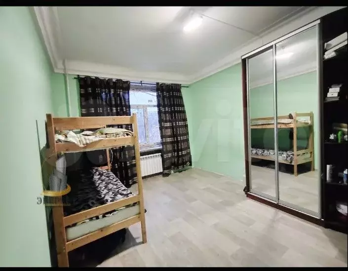 Комната 18 м в 3-к., 4/4 эт. - Фото 0