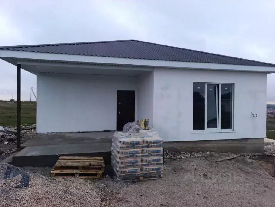 Дом в Крым, Симферопольский район, с. Трудовое ул. Дюльбер (120 м) - Фото 1