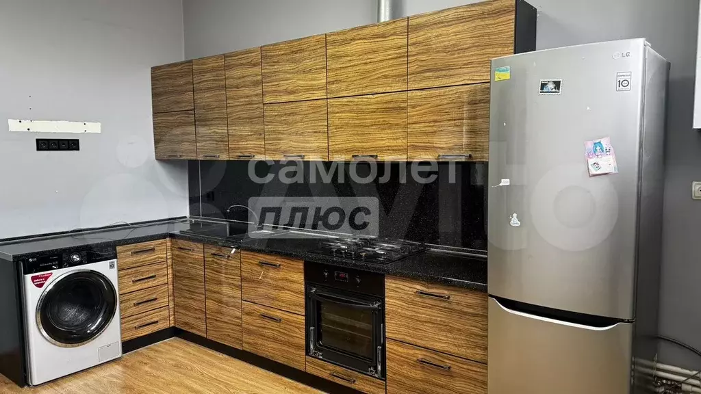 3-к. квартира, 71 м, 3/3 эт. - Фото 1