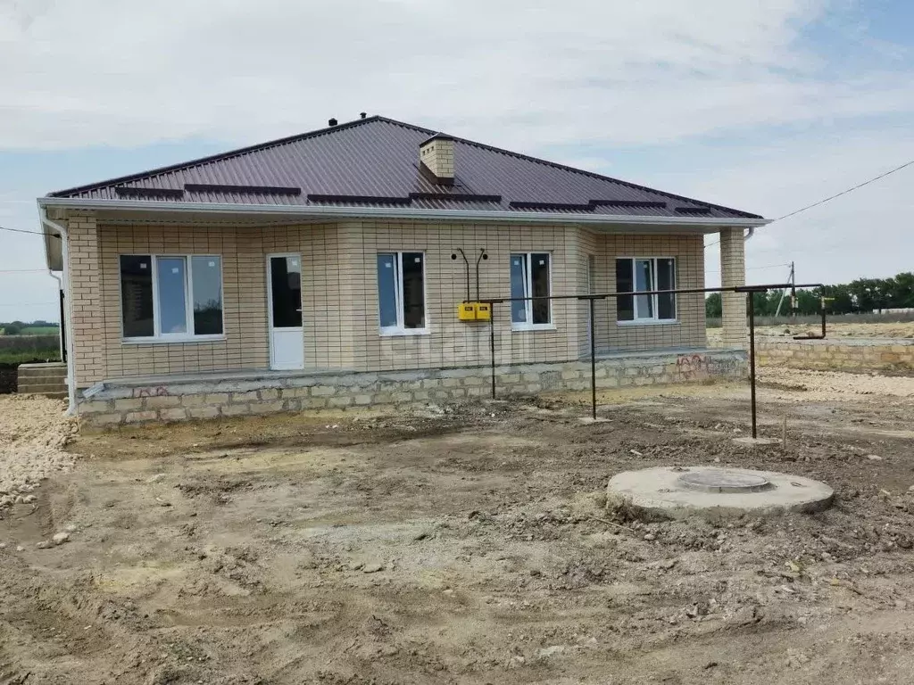 Дом в Ставропольский край, Михайловск Шпаковский район, ул. Бориса ... - Фото 1